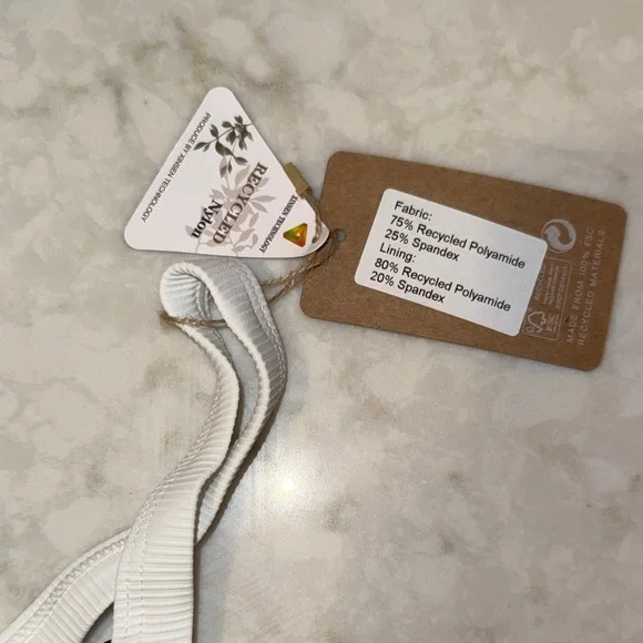 Contrast Trim Triangle Bikini Top - Picture 6 of 8